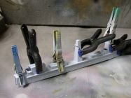 Auch der Brückenaufbau braucht Druck zur Verklebung
