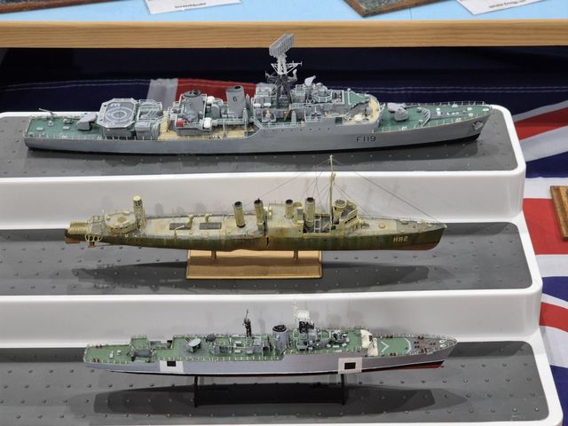 Fregatte HMS Eskimo, Zerstörer HMS Burnham und Fregatte des Typs 15 