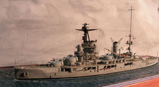 Französisches Schlachtschiff Bretagne (1/700)