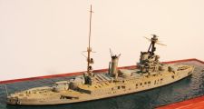 Französisches Schlachtschiff Bretagne (1/700) im Bau