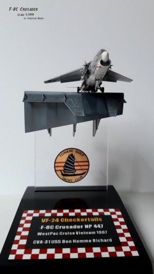 Jäger Vought F-8C Crusader (1/144)