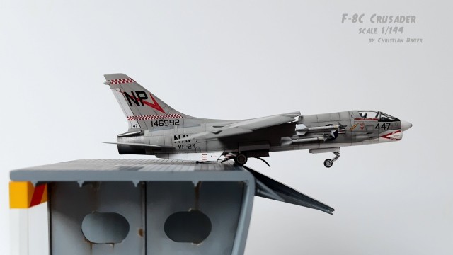 Jäger Vought F-8C Crusader (1/144)