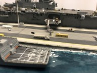 Landungsträger USS Boxer und Zerstörer USS Forrest Sherman (1/700)