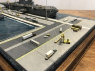 Landungsträger USS Boxer und Zerstörer USS Forrest Sherman (1/700)