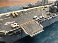 Landungsträger USS Boxer und Zerstörer USS Forrest Sherman (1/700)