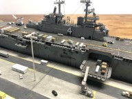 Landungsträger USS Boxer und Zerstörer USS Forrest Sherman (1/700)