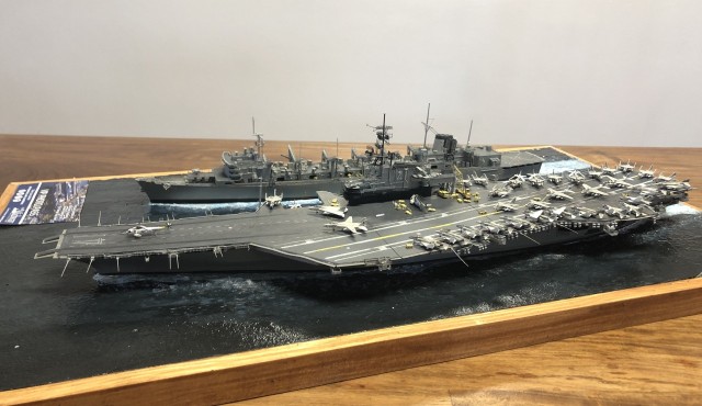 Flugzeugträger USS Midway (1/700)