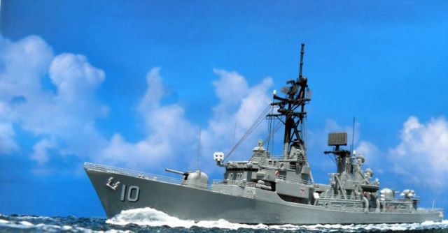 Lenkwaffenzerstörer USS Sampson DDG-10 (1/700)