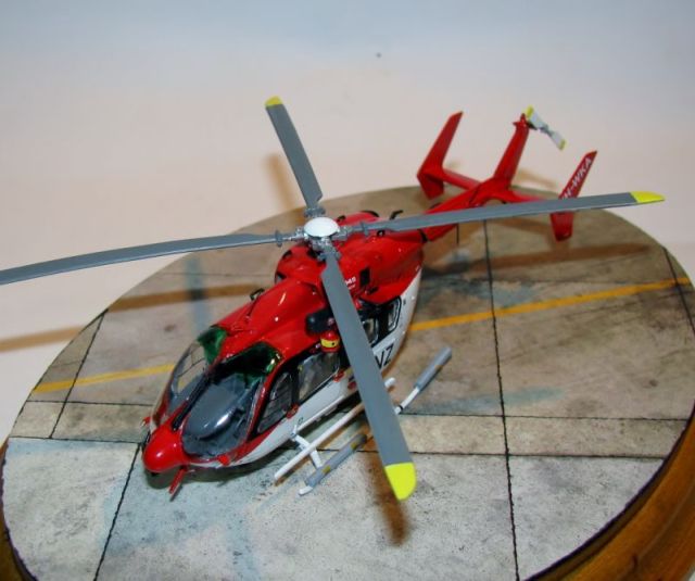 Offshore-Hubschrauber Eurocopter EC 145 (1/72)