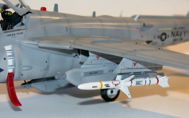 Flugzeug für elektronische Kampfführung Grumman EA-6B Prowler (1/72)