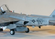 Flugzeug für elektronische Kampfführung Grumman EA-6B Prowler (1/72)