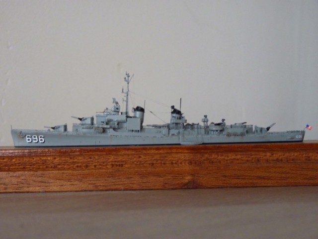 Zerstörer USS English (1/700)