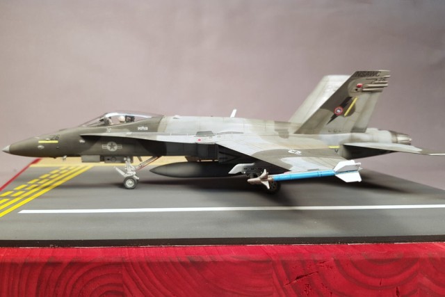 Feinddarstellungsflugzeug McDonnell Douglas F/A-18C Hornet (1/72)