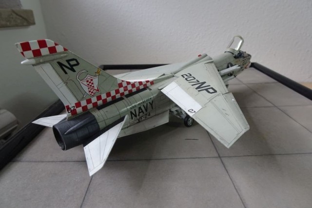 Jäger Vought F-8J Crusader (1/72)