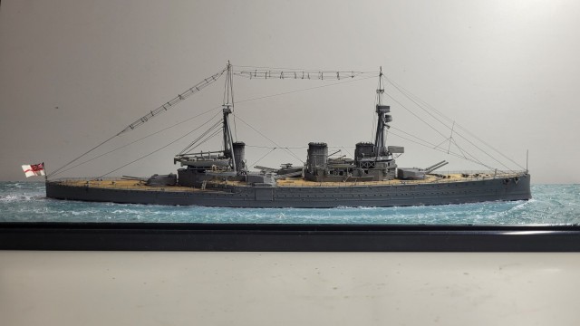 Schlachtkreuzer HMS Invincible (1/700)