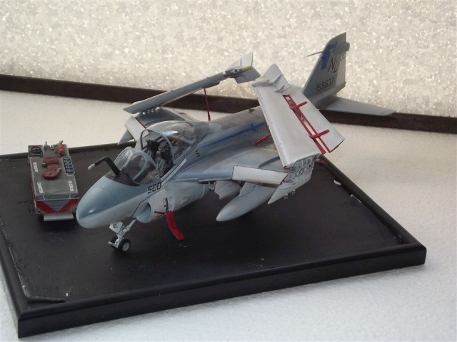 Kampfflugzeug Grumman A-6E Intruder (1/48)