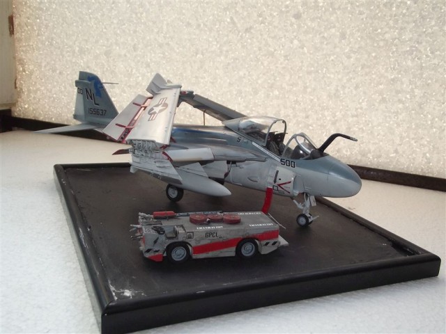 Kampfflugzeug Grumman A-6E Intruder (1/48)