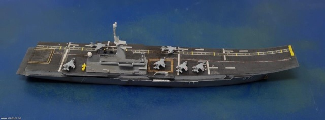 Flugzeugträger HTMS Chakri Naruebet (1/700)