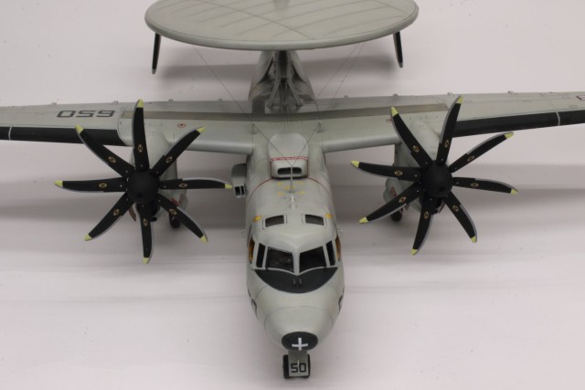 Luftraumüberwachungsflugzeug Gruman E-2C Hawkeye (1/48)