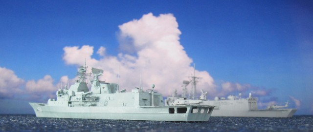 Fregatten HMAS Anzac und USS Reuben James (1/700)