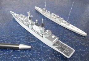 Fregatte HMS Chatham und Leichter Kreuzer HMS Glasgow (1/700)