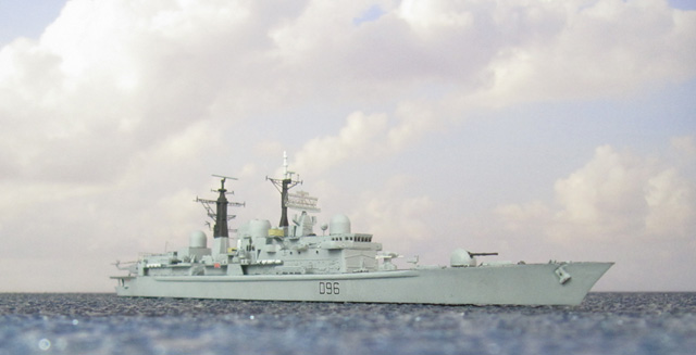 Lenkwaffenzerstörer HMS Gloucester (1/700)