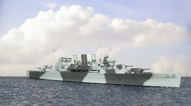 Schwerer Kreuzer HMS Kent (1/700)