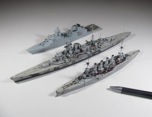 Panzerkreuzer SMS Scharnhorst, Schwerer Kreuzer Admiral Hipper und Fregatte Niels Juel (1/700)