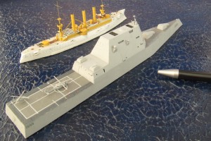 Zerstörer USS Zumwalt (1/700)