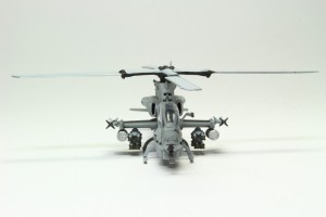 Kampfhubschrauber Bell AH-1Z Viper (1/144)