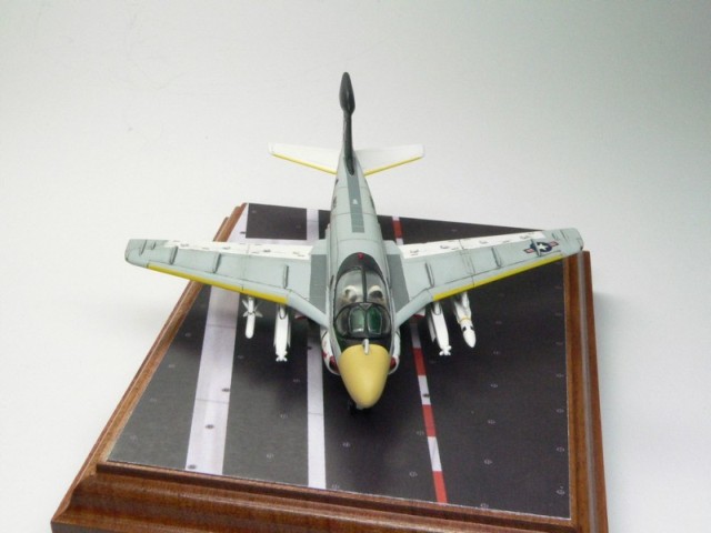 Grumman EA-6A Electric Intruder (1/144)