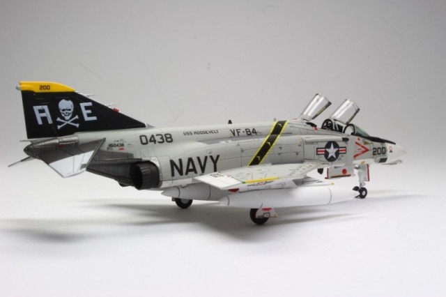 McDonnell Douglas F-4N Phantom II (1/144)