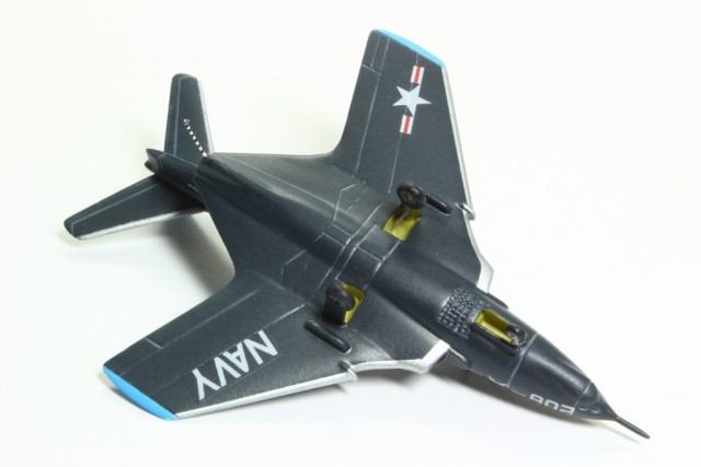 Jagdbomber Grumman F9F-8 Cougar (1/144)