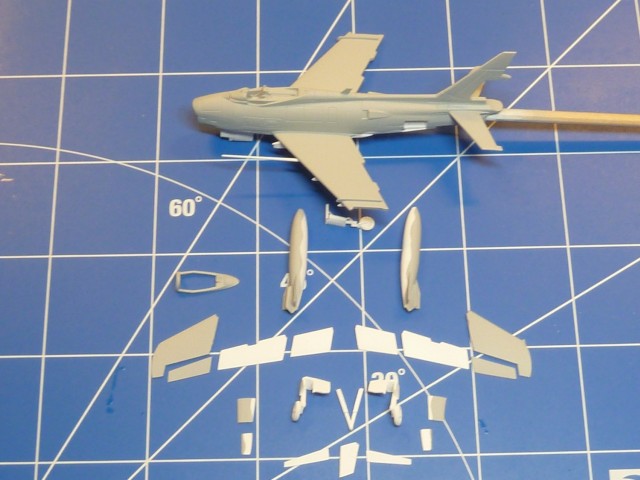 Marinejagdflugzeug North American FJ-4B Fury (1/144)