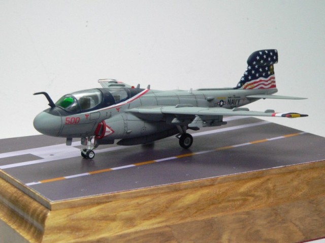 Grumman EA-6B Prowler (1/144)