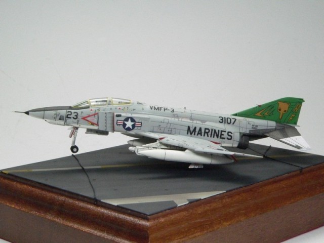 McDonnell Douglas RF-4B Phantom II (1/144)