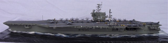 Flugzeugträger USS John F. Kennedy (1/700)