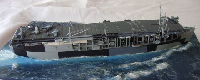 Geleitträger USS Long Island (1/700)