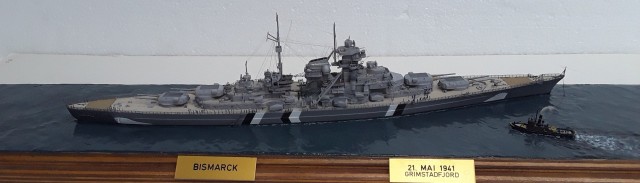 Schlachtschiff Bismarck (1/700)