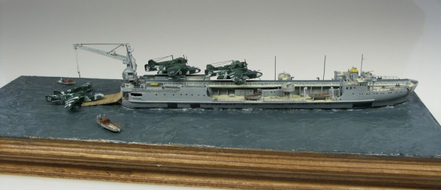 Katapultschiff Bussard (1/700)