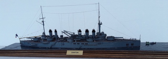 Schlachtschiff Danton (1/350)