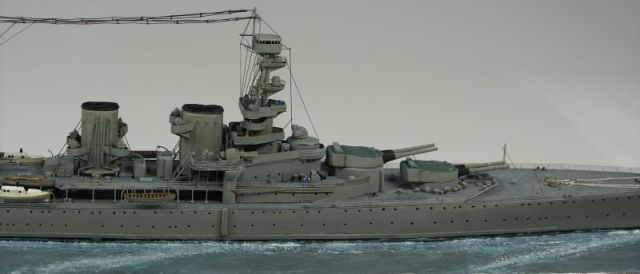 Britischer Schlachtkreuzer HMS Renown (1/700)