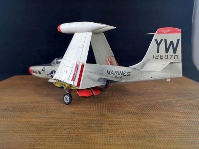 Aufklärer McDonnell F2H-2P Banshee (1/48)