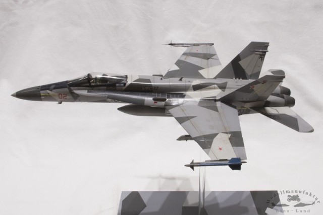 Feinddarstellungsflugzeug McDonnell Douglas F/A-18A+ Hornet (1/48)