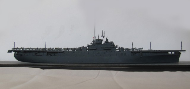 Flugzeugträger USS Essex (1/700)