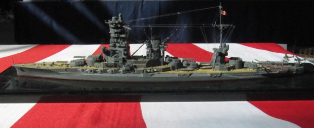 Japanisches Schlachtschiff Hyuga (1/700)