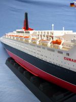 RMS Queen Elizabeth 2 in 1/450 von Steffen Franke