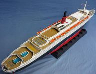 RMS Queen Elizabeth 2 in 1/450 von Steffen Franke