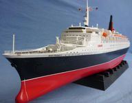 RMS Queen Elizabeth 2 in 1/450 von Steffen Franke