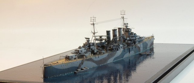 Schwerer Kreuzer HMS Sussex (1/700)